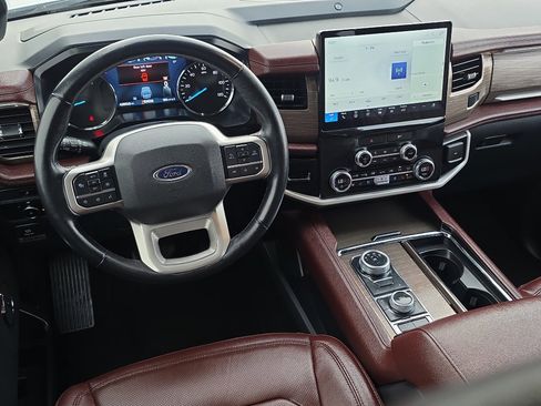 Used 2023 Ford Expedition Limited image 13