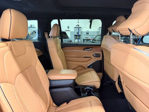 Used 2022 Jeep Grand Cherokee L Summit AWD/4WD image 26