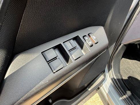 Used 2016 Toyota RAV4 LE FWD image 18