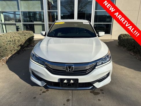 Used 2017 Honda Accord Sport Special Edition image 3