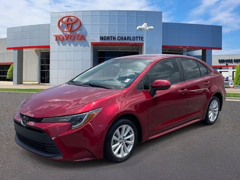 Used 2024 Toyota Corolla LE w/ LE Convenience Package FWD image 5