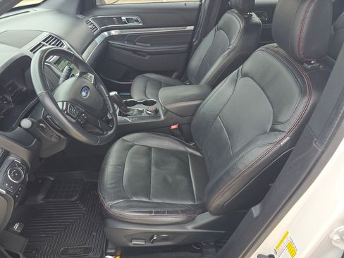 Used 2018 Ford Explorer Sport w/ Equipment Group 401A image 5