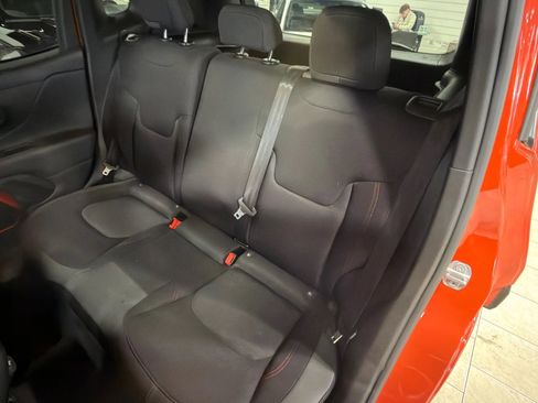 Used 2019 Jeep Renegade Trailhawk image 29