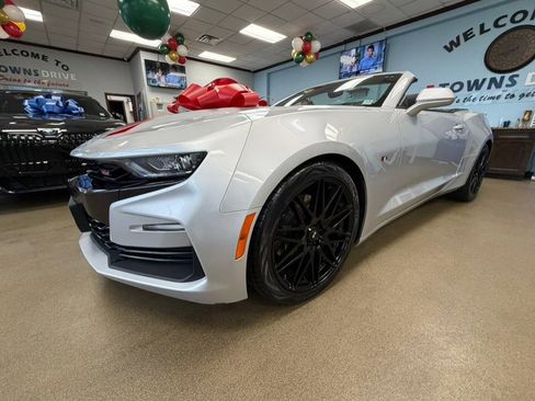Used 2019 Chevrolet Camaro SS image 17