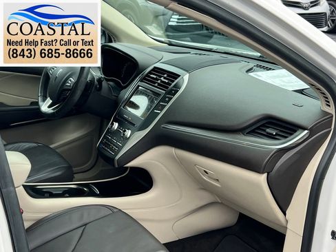 Used 2019 Lincoln MKC Reserve w/ MKC Climate Package FWD image 28