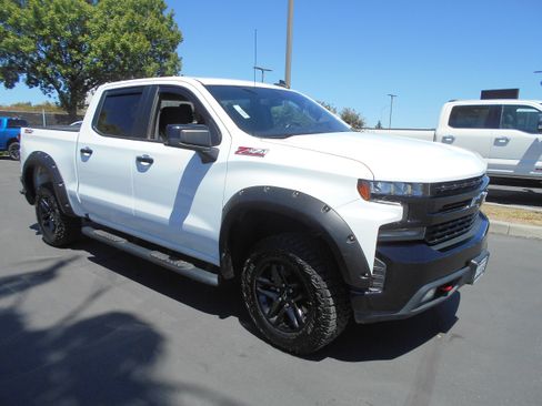 Used 2021 Chevrolet Silverado 1500 LT Trail Boss AWD/4WD image 2