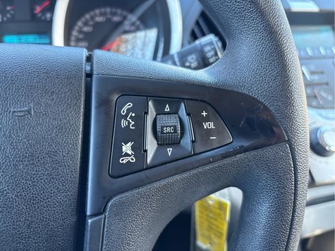 Used 2015 Chevrolet Equinox LS image 25