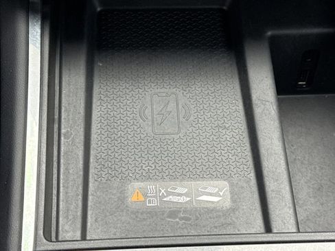 Used 2025 GMC Acadia Elevation image 17