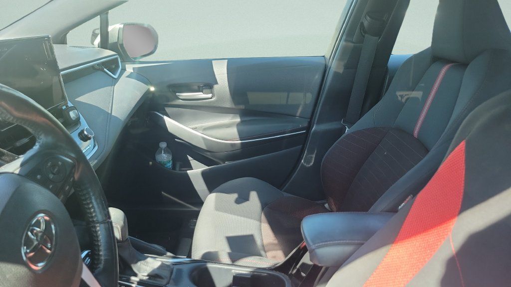 Used 2023 Toyota Corolla SE w/ Carpet Mat Package (TMS) FWD image 5