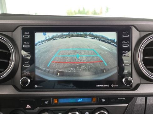 Used 2021 Toyota Tacoma TRD Off-Road image 12