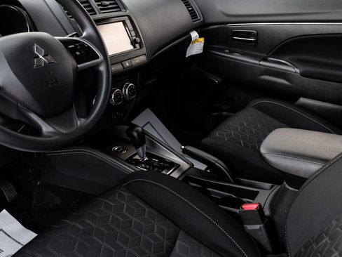 Used 2024 Mitsubishi Outlander Sport AWD image 25