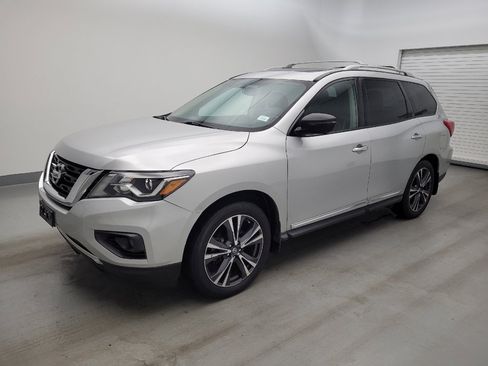 Used 2017 Nissan Pathfinder Platinum AWD/4WD image 2