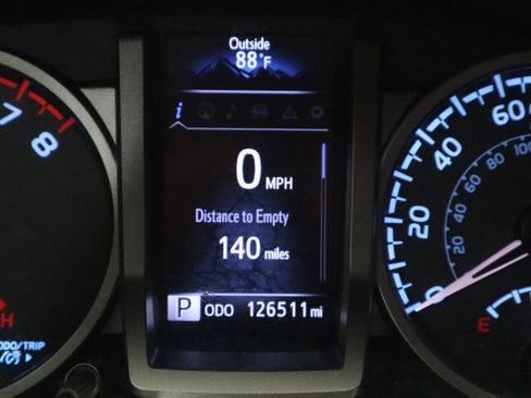 Used 2017 Toyota Tacoma SR5 w/ Tow Package image 25