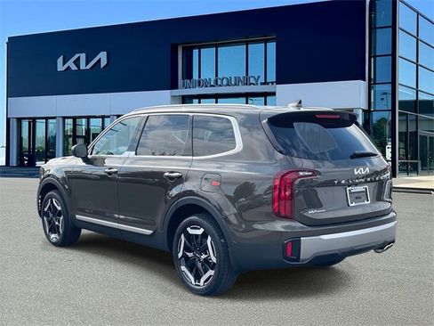 New 2025 Kia Telluride S image 4