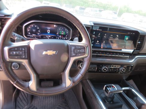 Certified 2023 Chevrolet Silverado 1500 LTZ AWD/4WD image 23