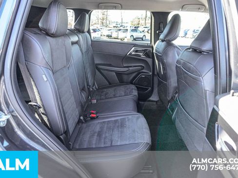 Used 2025 Mitsubishi Outlander SE image 25