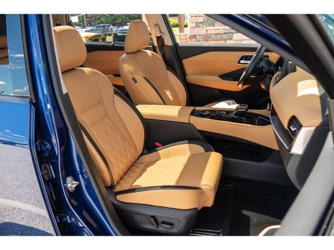 Used 2023 Nissan Rogue Platinum w/ Platinum Premium Package AWD/4WD image 16