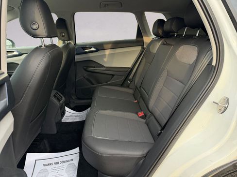 Used 2024 Volkswagen Taos SE w/ MDO Package image 13