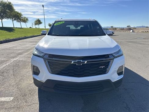 Used 2023 Chevrolet Traverse RS image 2