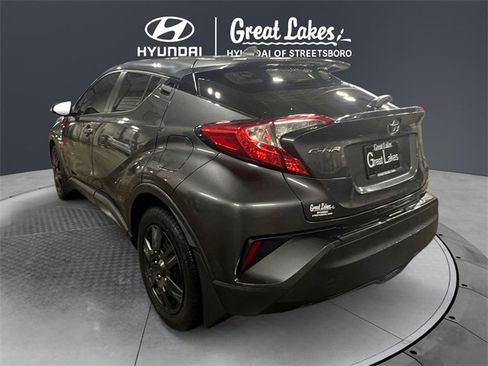 Used 2019 Toyota C-HR LE image 3