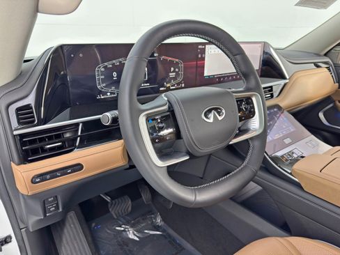 Used 2025 INFINITI QX80 Sensory image 14