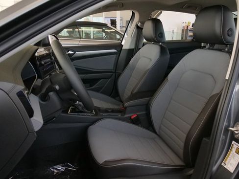 New 2026 Volkswagen Jetta SE image 10