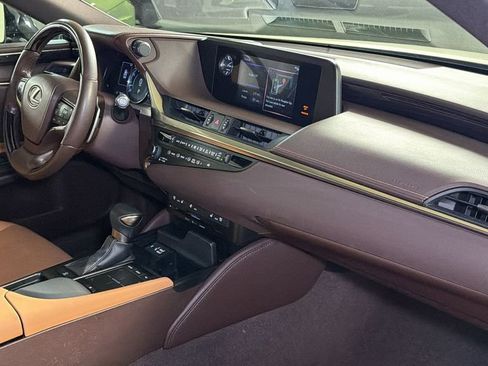 Used 2019 Lexus ES 350 w/ Premium Package image 12