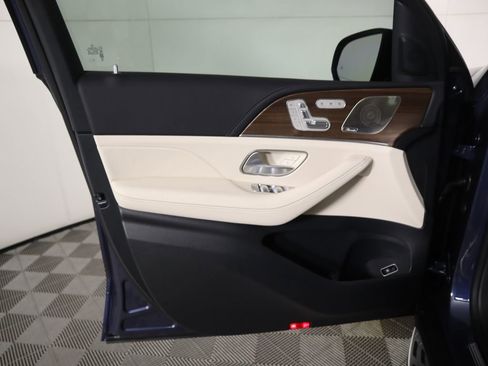 New 2026 Mercedes-Benz GLS 580 4MATIC image 26