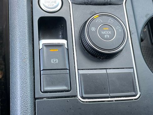 Used 2019 Volkswagen Atlas SE w/ Panoramic Sunroof Package image 23