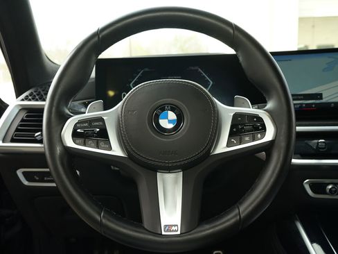 Used 2024 BMW X7 xDrive40i w/ Executive Package image 12