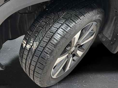 Used 2023 Honda Pilot Touring image 36