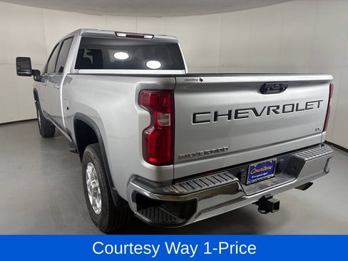Certified 2022 Chevrolet Silverado 2500 LTZ w/ Z71 Off-Road Package AWD/4WD image 8