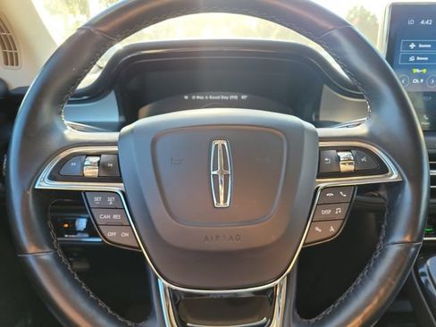 Certified 2023 Lincoln Nautilus Reserve w/ Monochromatic Package AWD/4WD image 16