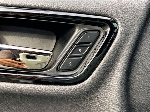 Used 2023 Dodge Durango GT image 33