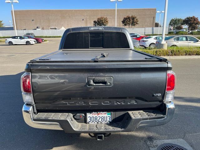 Used 2023 Toyota Tacoma TRD Off-Road AWD/4WD image 4