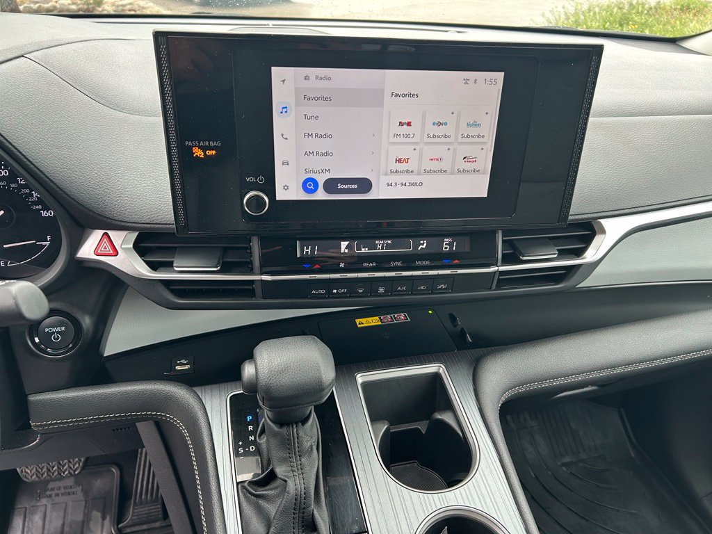 Used 2025 Toyota Sienna LE AWD/4WD image 20