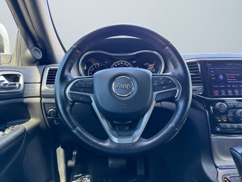 Used 2019 Jeep Grand Cherokee Altitude image 11