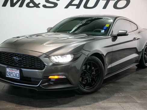 Used 2016 Ford Mustang Coupe RWD image 2