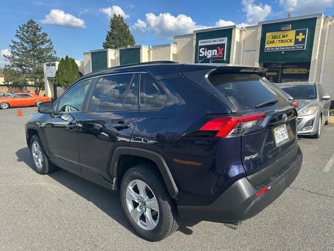 Used 2019 Toyota RAV4 XLE AWD/4WD image 7