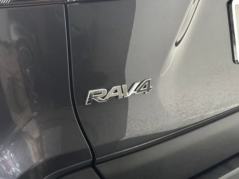 Used 2025 Toyota RAV4 XLE AWD/4WD image 4