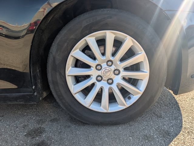 Used 2012 Chrysler 300 RWD image 24