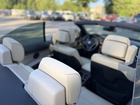 Used 2011 BMW 328i Convertible RWD image 21