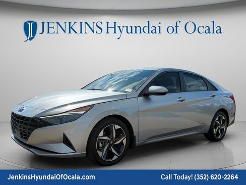 Used 2023 Hyundai Elantra SEL w/ Convenience Package image 7