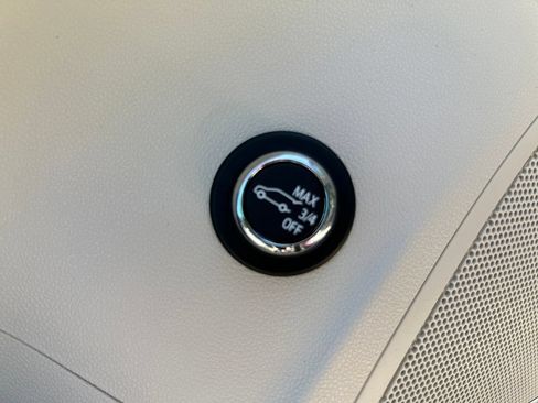 Used 2023 Buick Envision Avenir AWD/4WD image 19