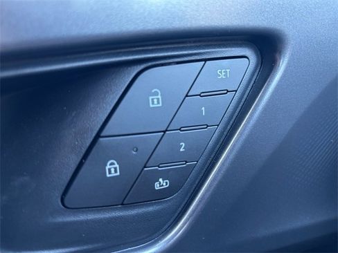 New 2025 Chevrolet Equinox EV RS image 17