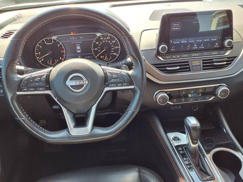 Used 2023 Nissan Altima 2.5 SR FWD image 13