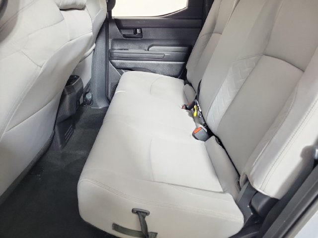 Used 2025 Toyota Tacoma SR5 AWD/4WD image 12