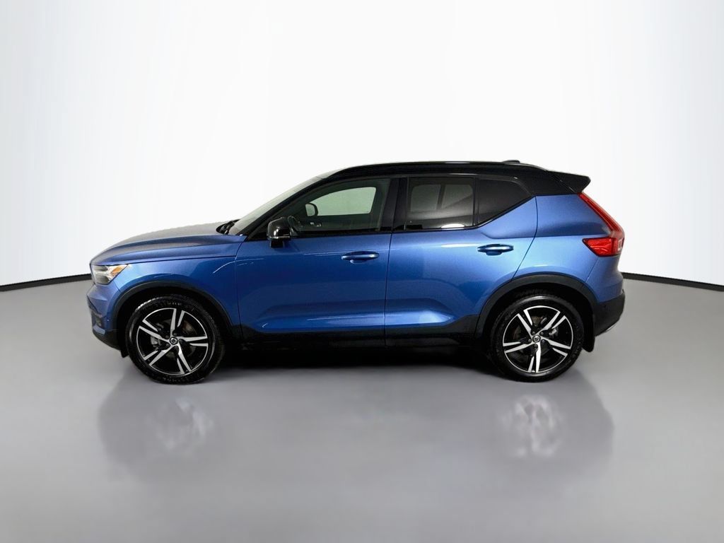 Used 2019 Volvo XC40 T5 R-Design AWD/4WD image 2