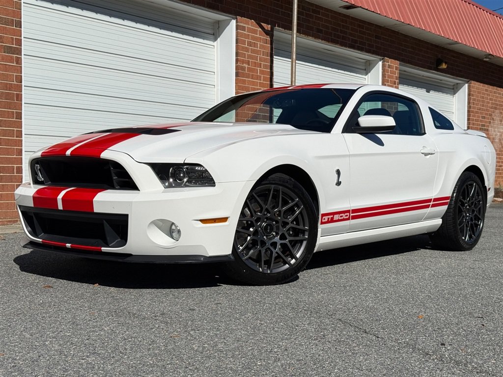 Used 2013 Ford Mustang Shelby GT500 RWD image 2