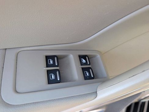 Used 2013 Volkswagen Beetle 2.5 image 35